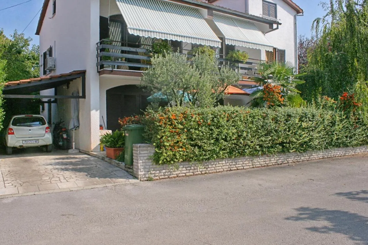 Apartments With A Parking Space Porec - 2285 Croatia